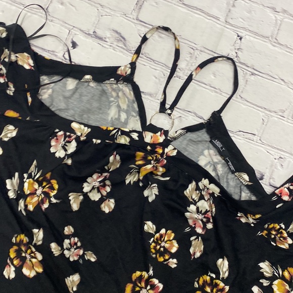 Cute cross neck - Picture 2 of 3